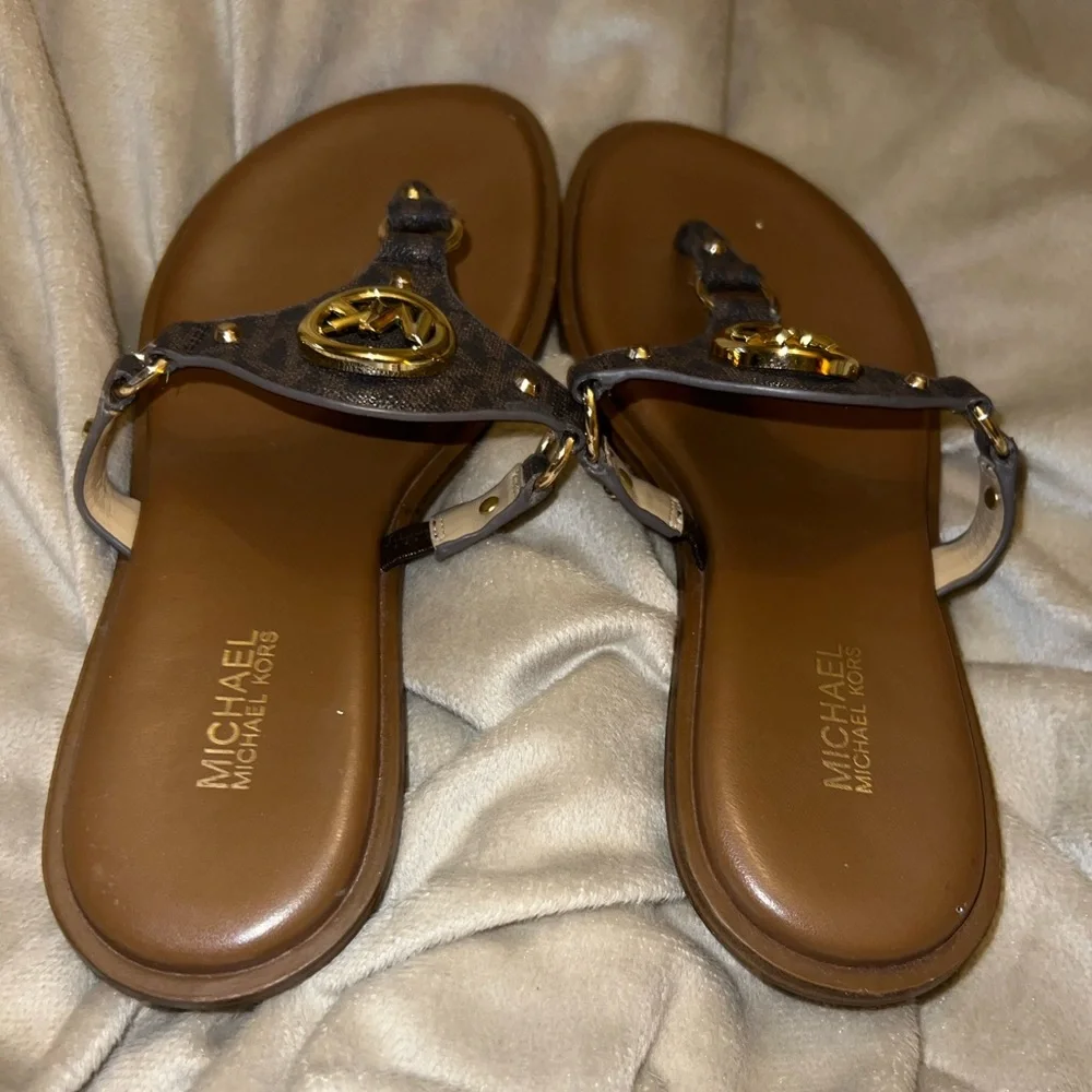 Michael Kors Brown Thong Leather Gold MK Flip Flops, size 5.5 - Picture 2 of 4